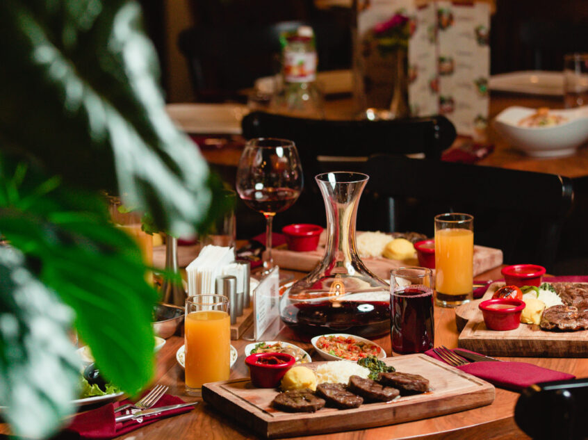 dinner-table-with-foods-soft-drinks-restaurant (1)